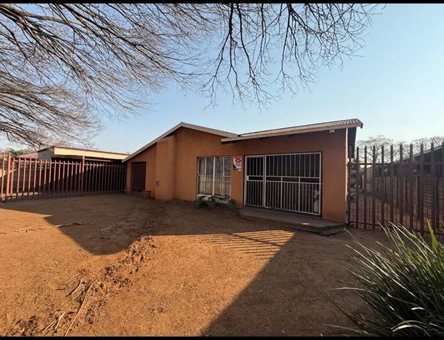 4 BEDROOM HOUSE FOR SALE IN VANDERBIJLPARK CE 2